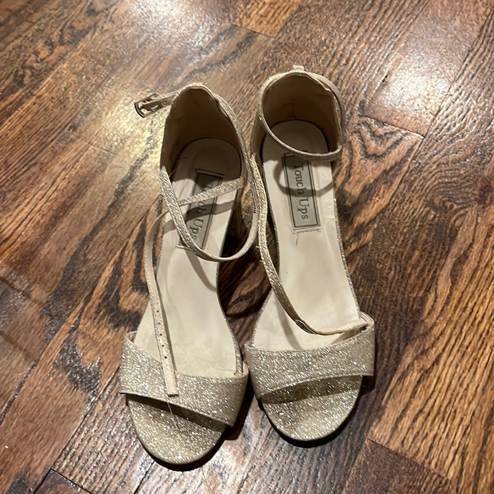 Sparkly Gold Block Heel sandals.  Size 5.5 (Adult).